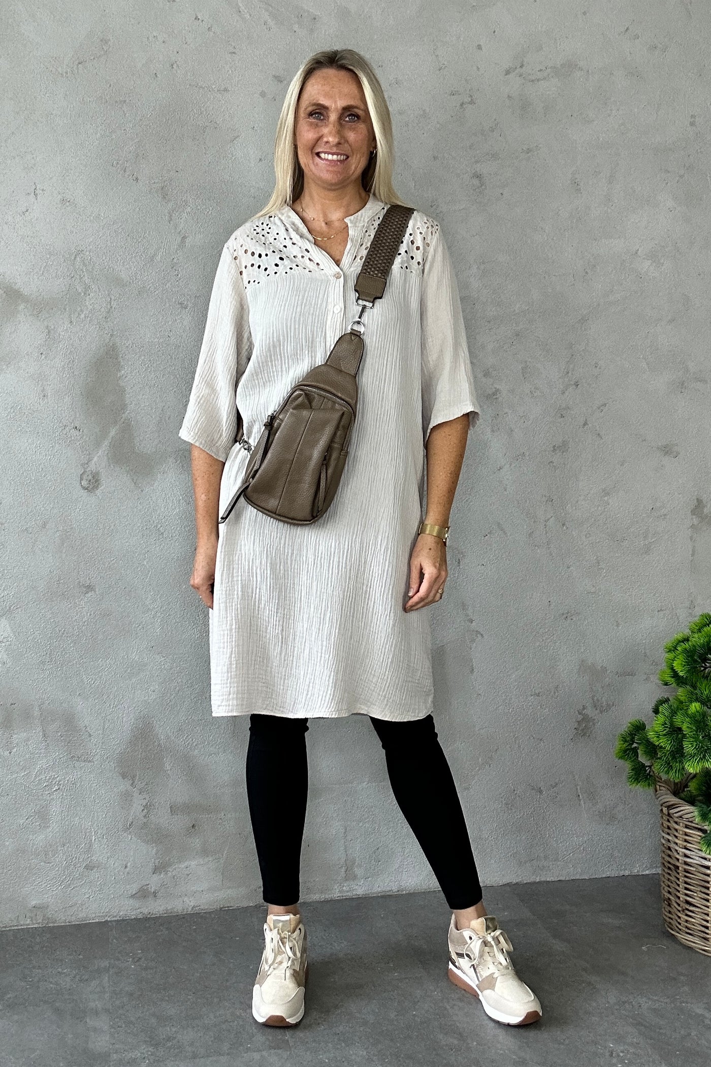 Aura Dress Beige