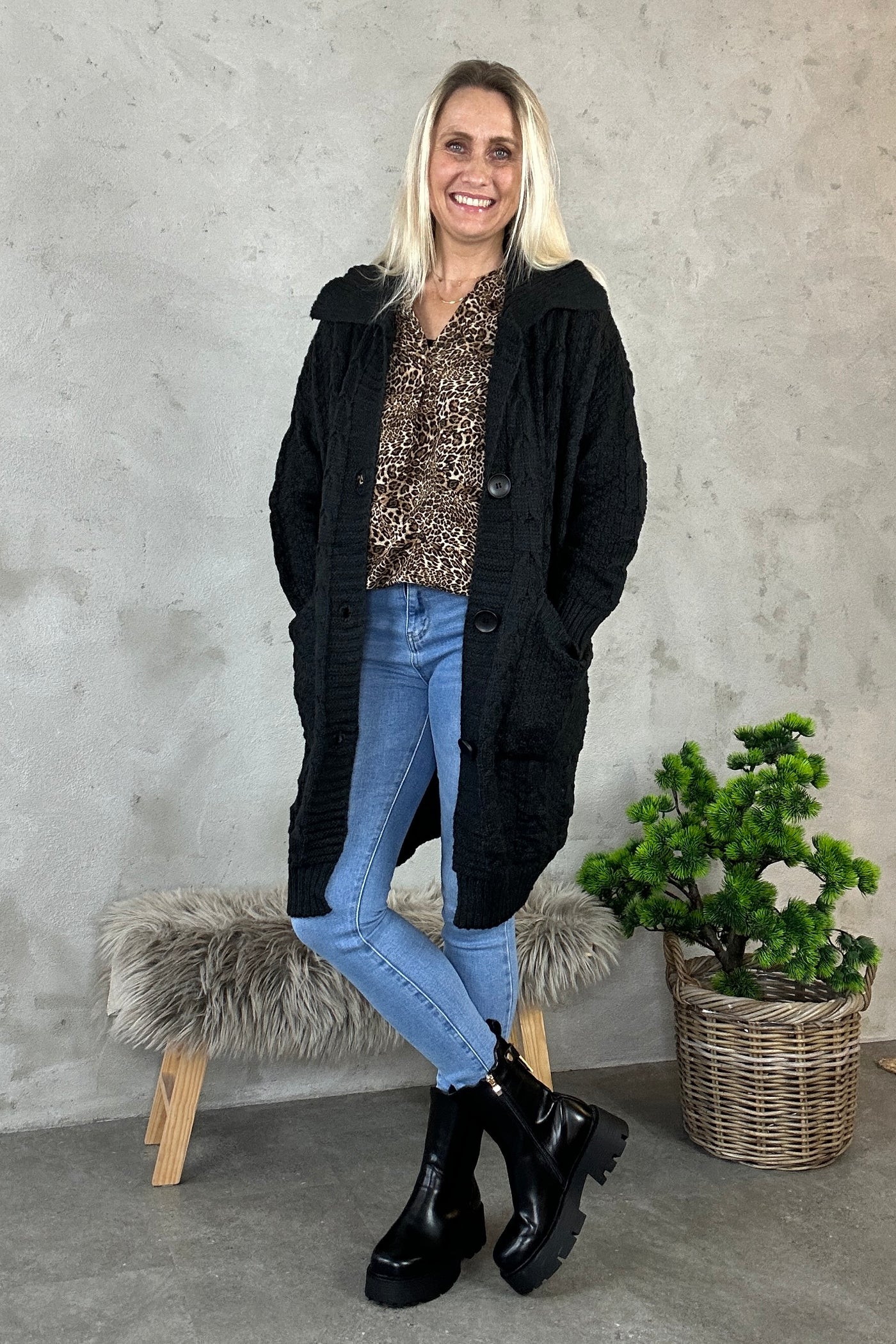 Vanessa Cardigan Black