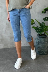Du tilføjede <b><u>Vicky Capri Jeans Light Blue Washe</u></b> til din indkøbskurv.