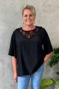 Du tilføjede <b><u>Berla Lace Blouse Black Deep - Kaffe Curve</u></b> til din indkøbskurv.