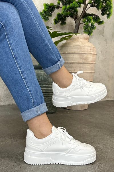Juna Sneakers White