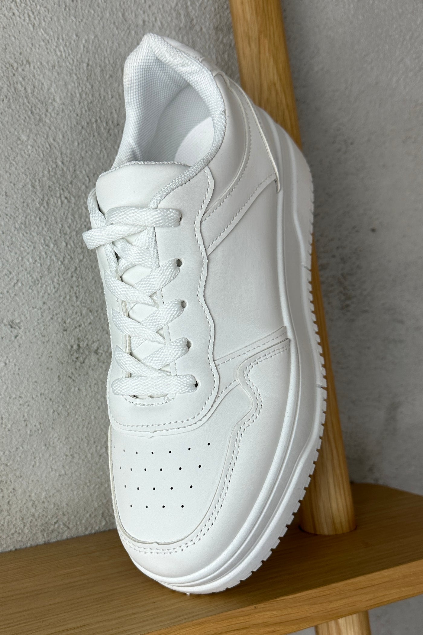 Juna Sneakers White
