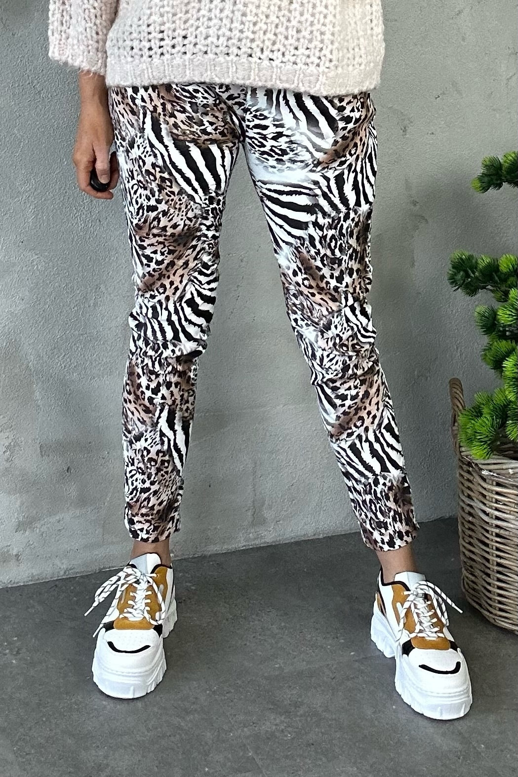 Cassandra Pant Brown Leo